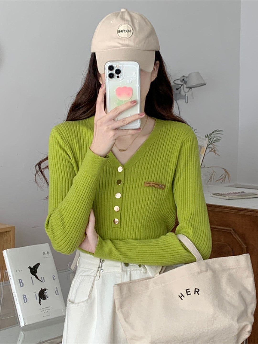 Green V-Neck Long Sleeves Solid Polyester Top