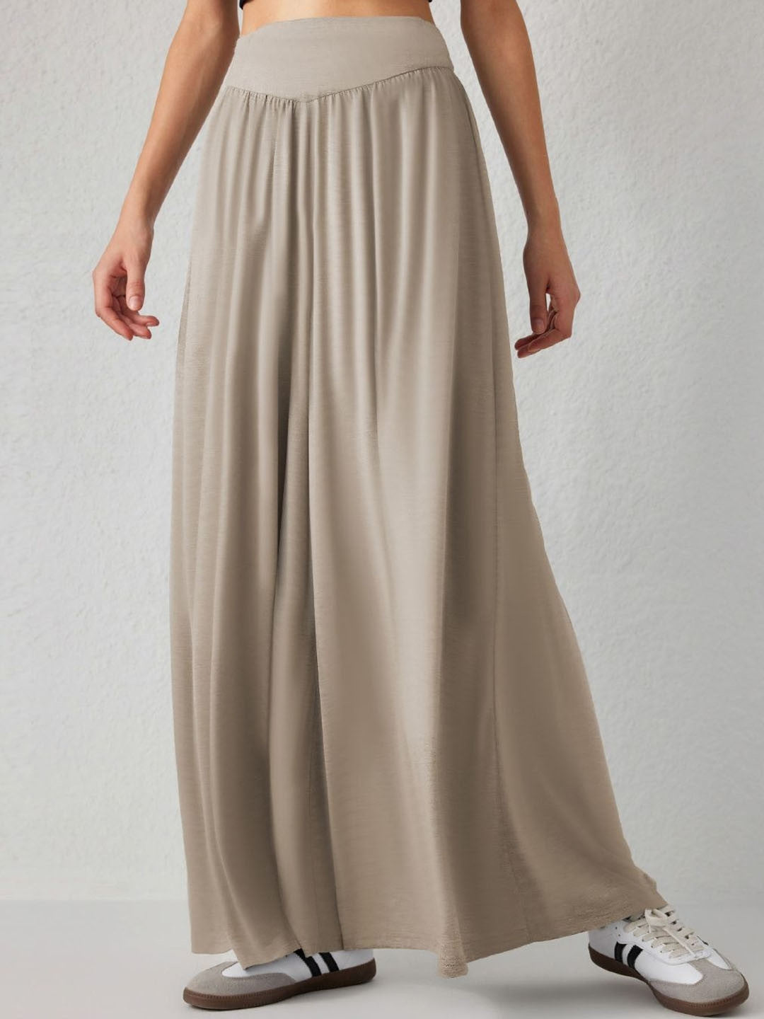 Khaki Loose Fit Solid Polyester Trouser