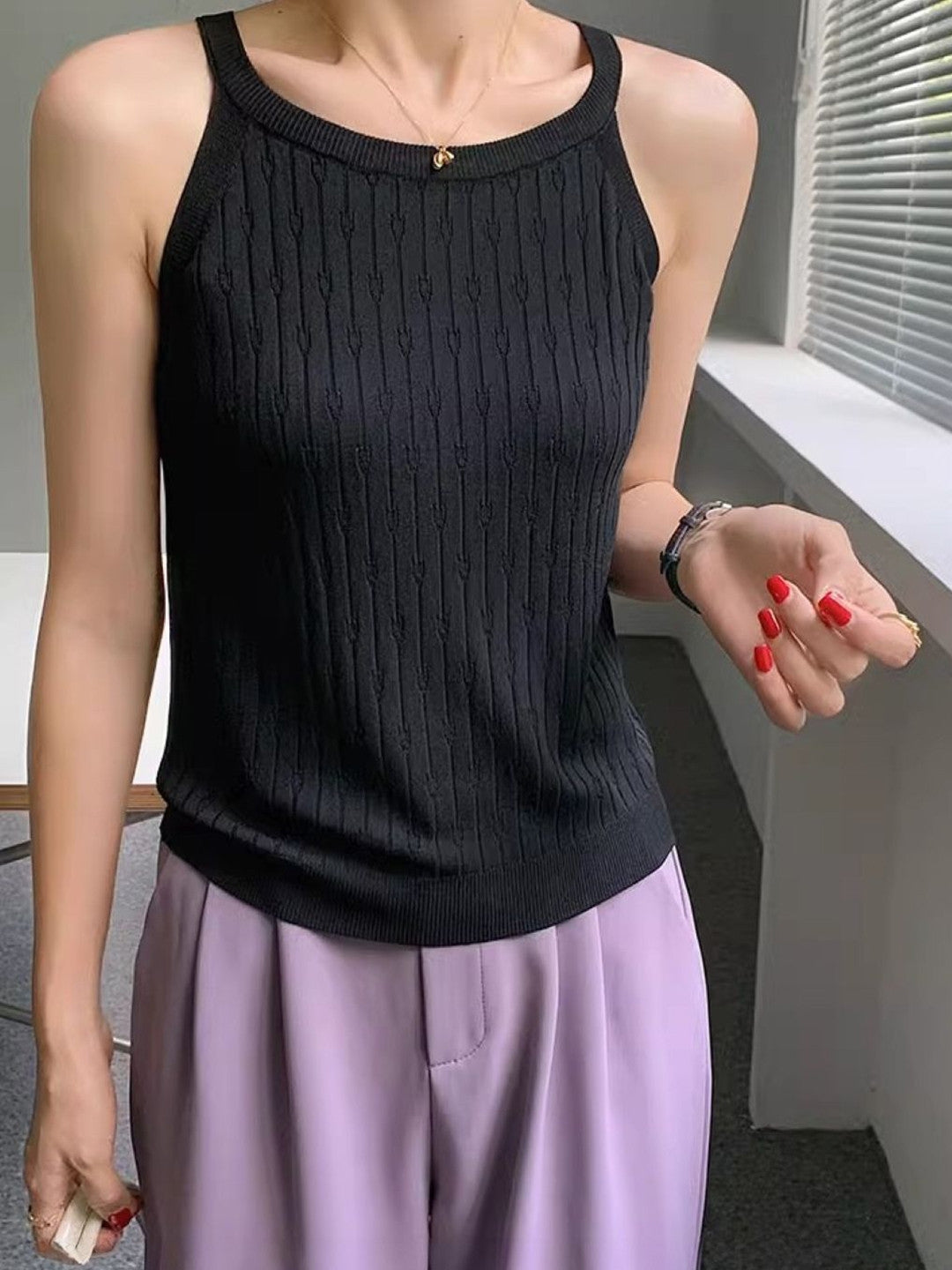 Black Round Neck Sleeveless Solid Polyester Top