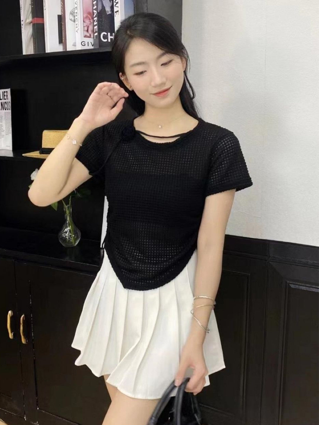 Black Round Neck Short Sleeves Solid Polyester Top