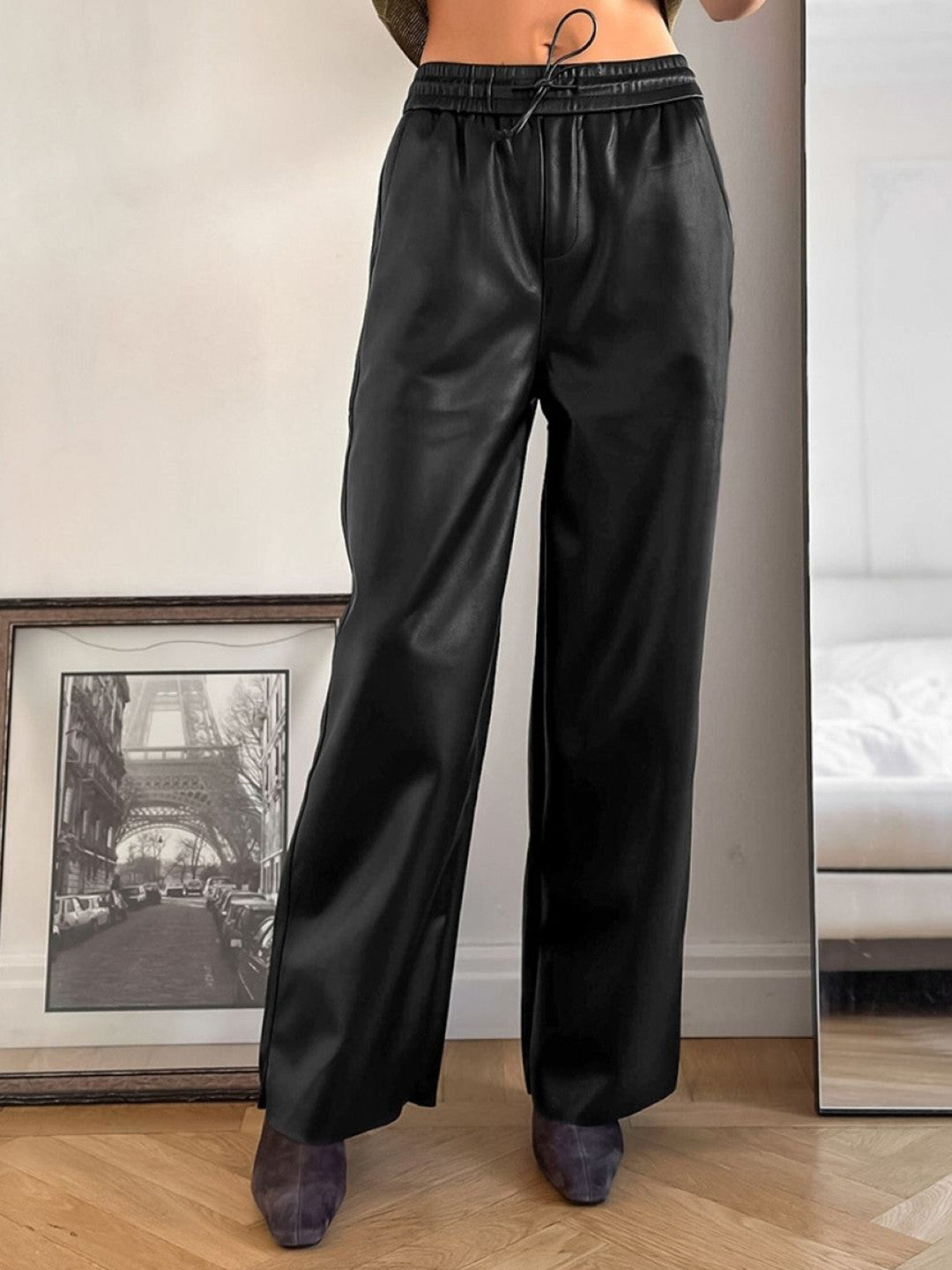 Black Relaxed Fit Solid Polyester Trouser