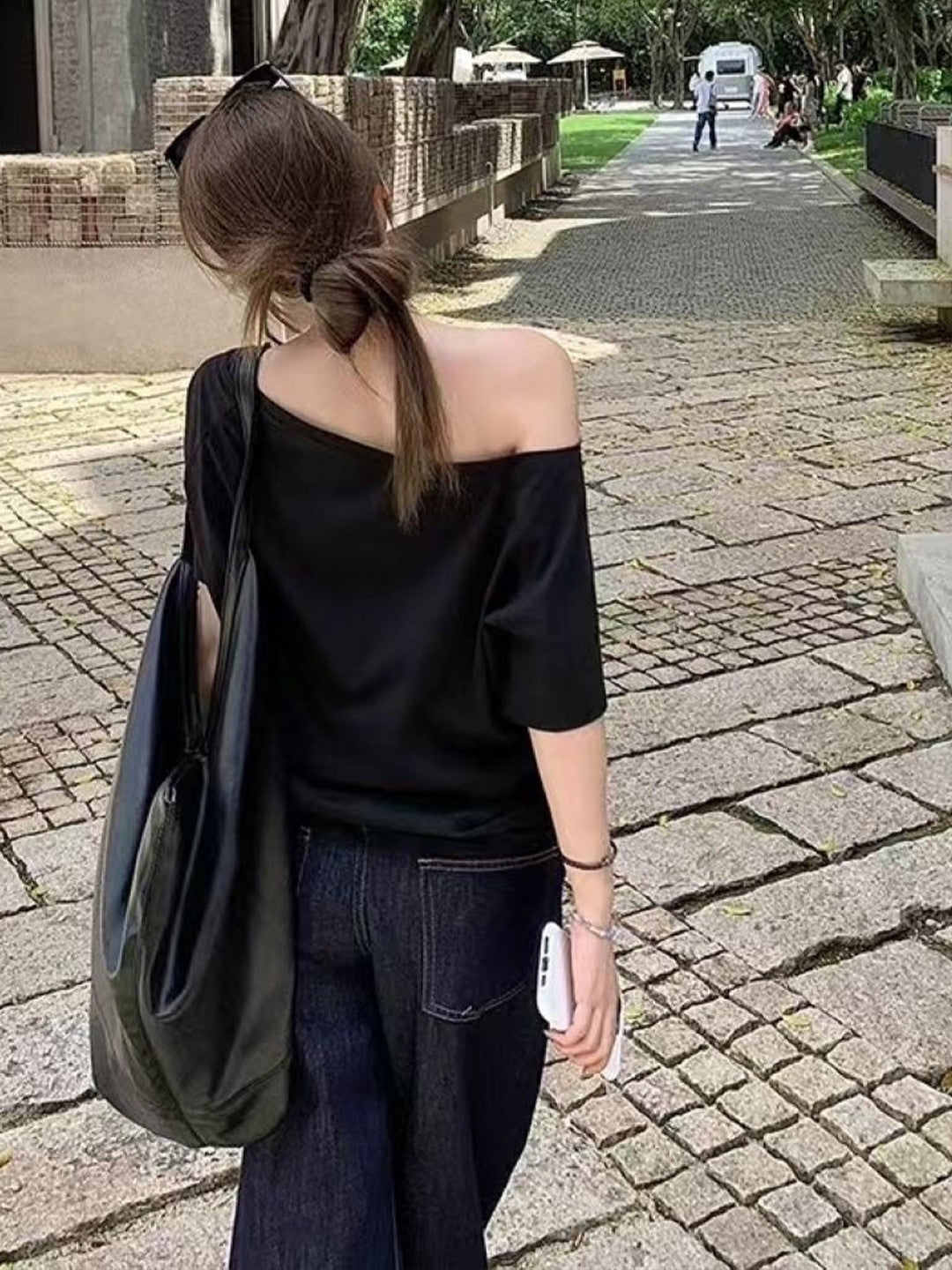 Black Off-Shoulder Short Sleeves Solid Polyester Top