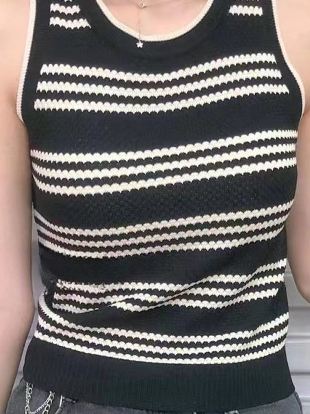 Black Round Neck Sleeveless Horizontal Stripes Polyester Top