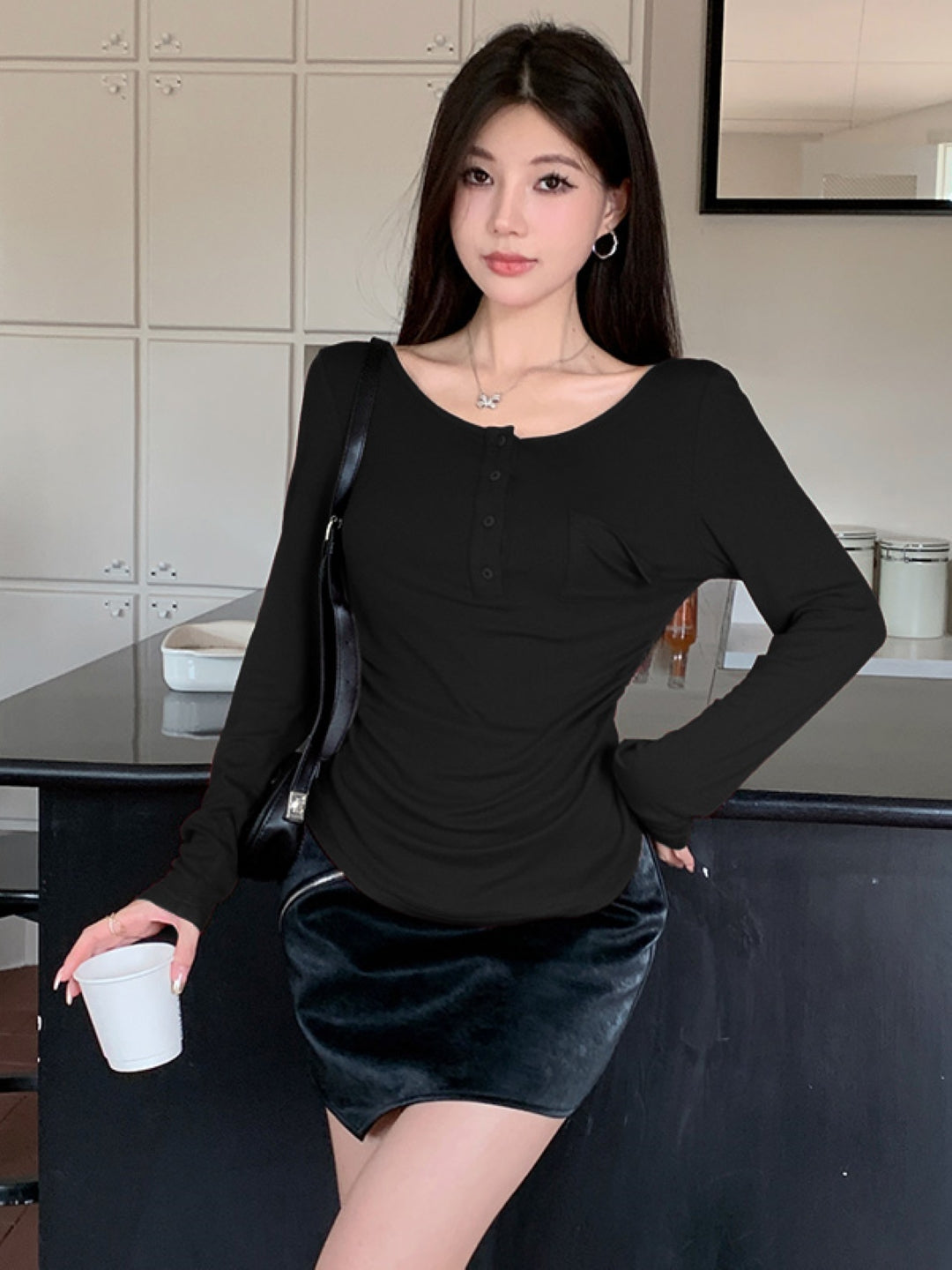 Black Round Neck Long Sleeves Solid Opaque Polyester Top
