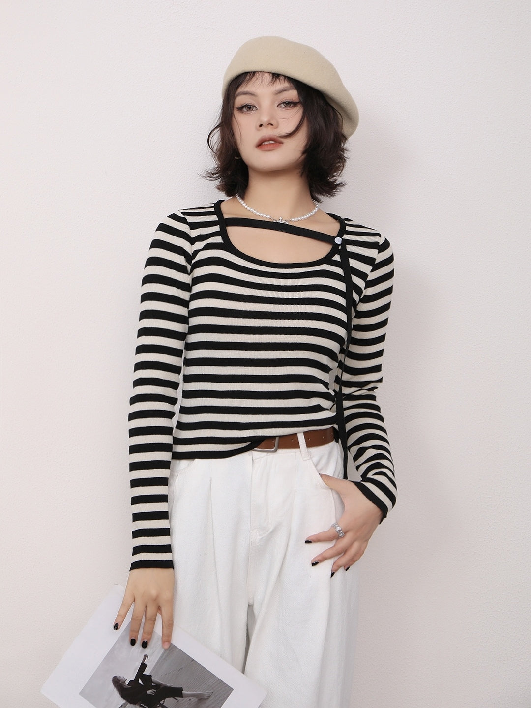 Black Round Neck Long Sleeves Solid Top