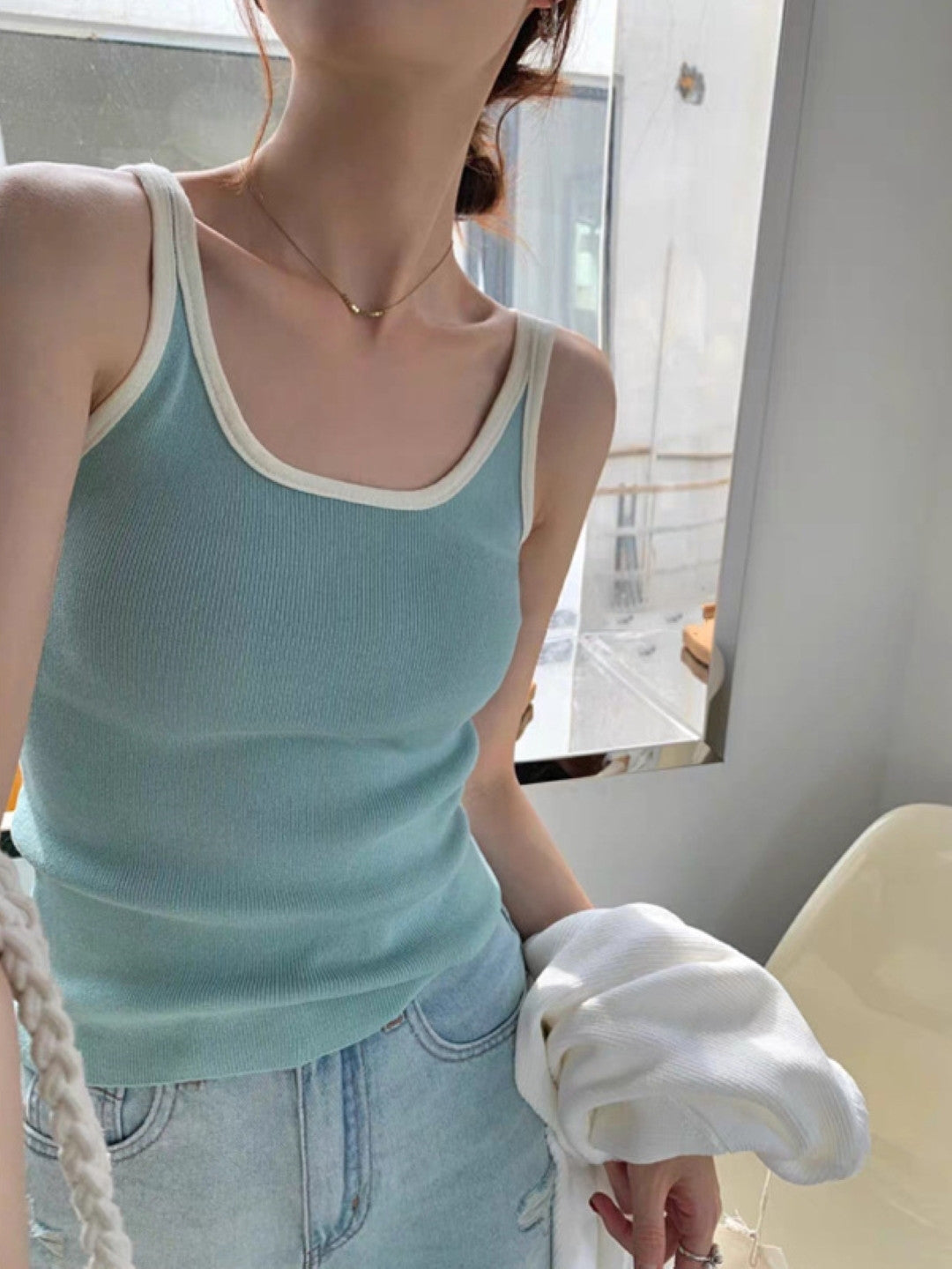 Green Scoop Neck Sleeveless Solid Polyester Top