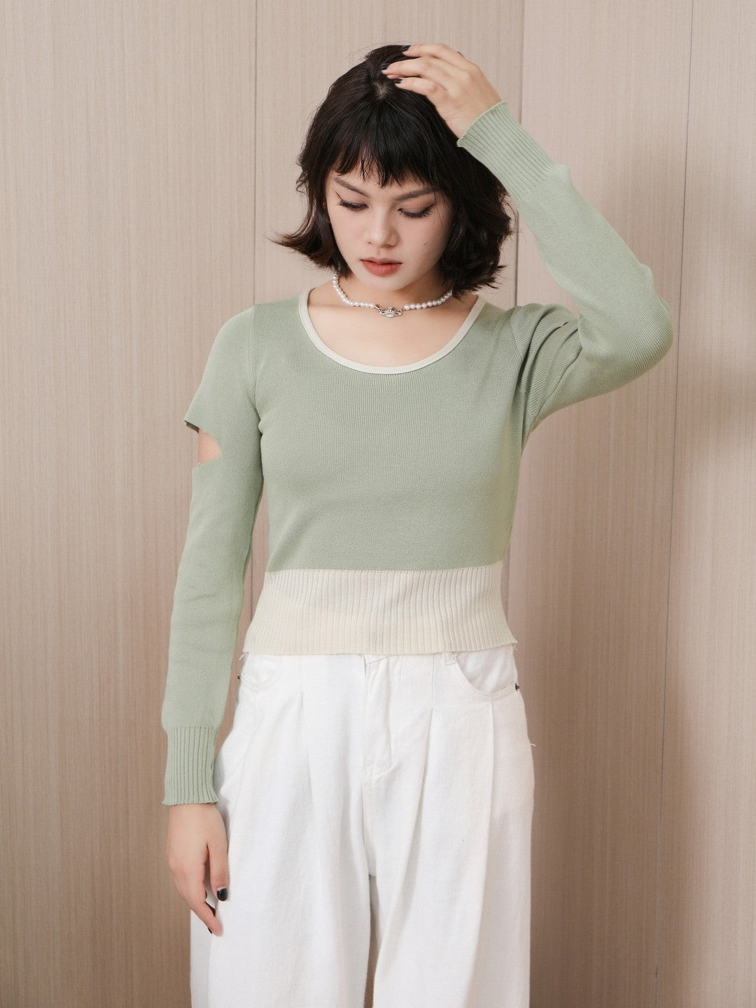 Green Round Neck Long Sleeves Colourblocked Top