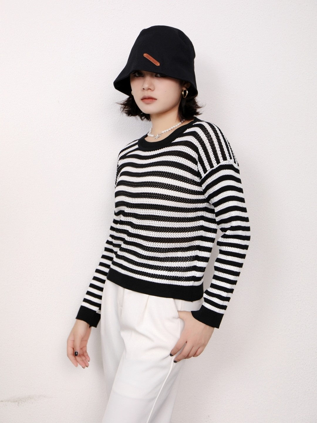 Black Round Neck Long Sleeves Horizontal Stripes Top