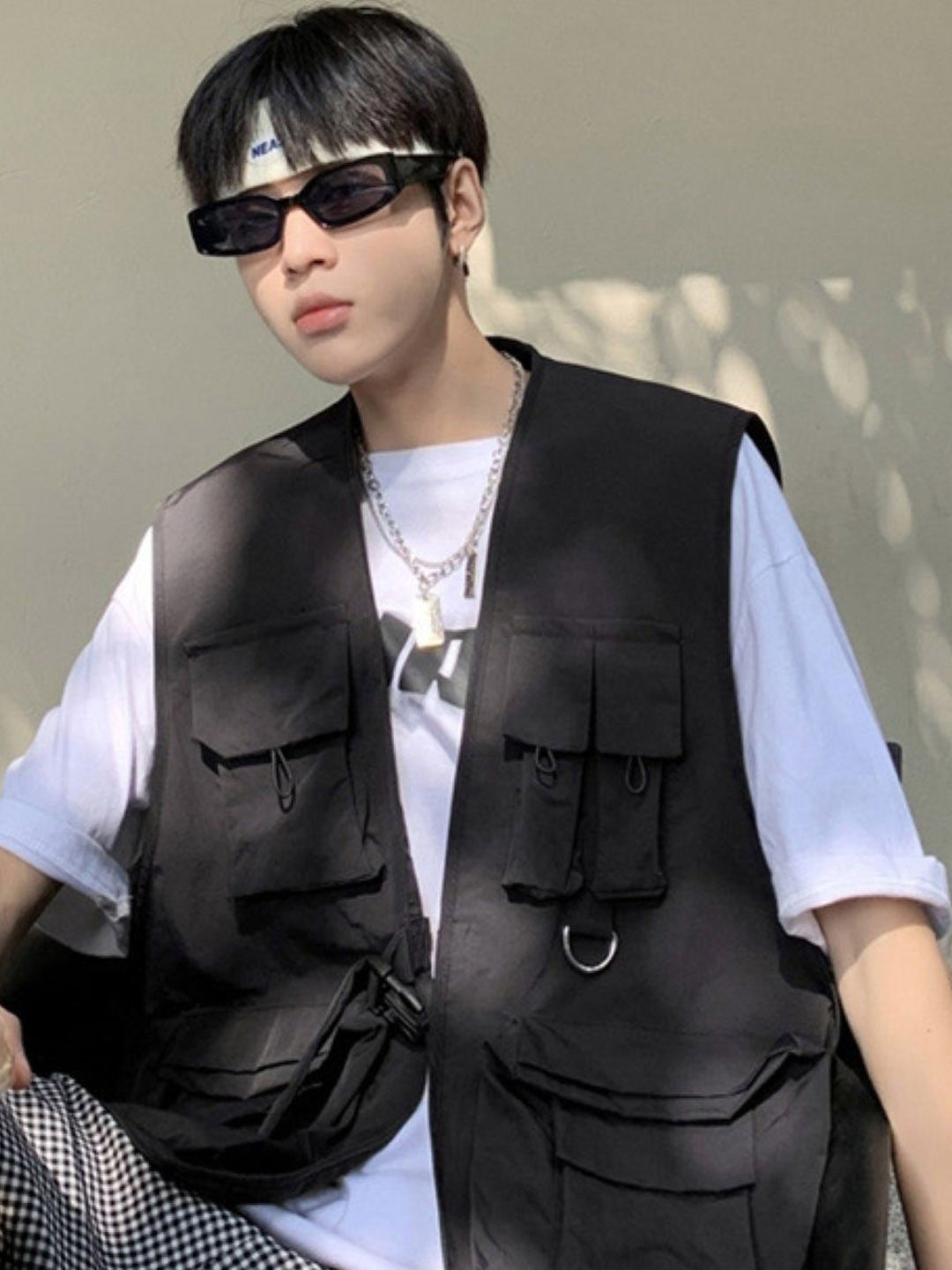 Black Collarless Sleeveless Solid Polyester Open Front Jacket