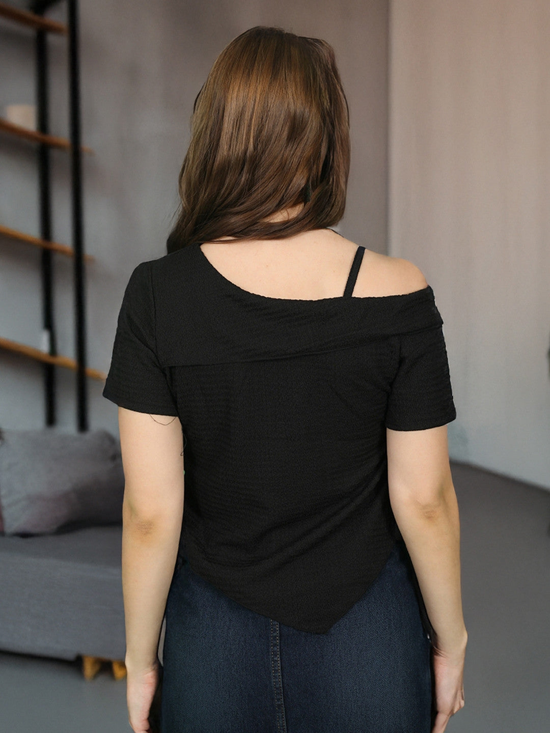 Black Round Neck Short Sleeves Solid Polyester Top