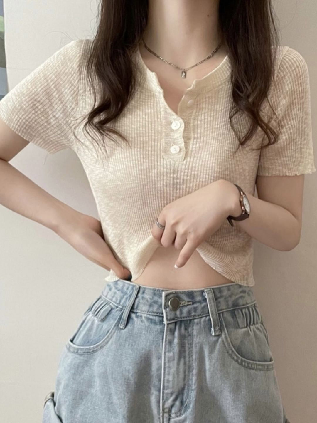 White Scoop Neck Short Sleeves Solid Polyester Top