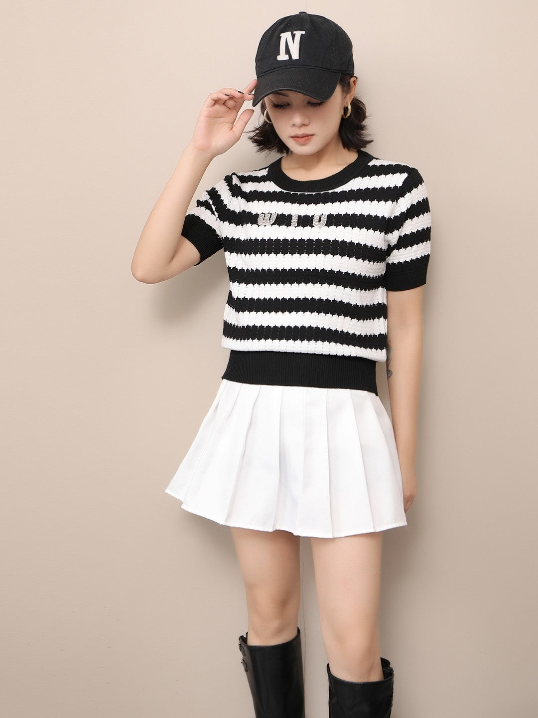 Black Round Neck Short Sleeves Horizontal Stripes Top