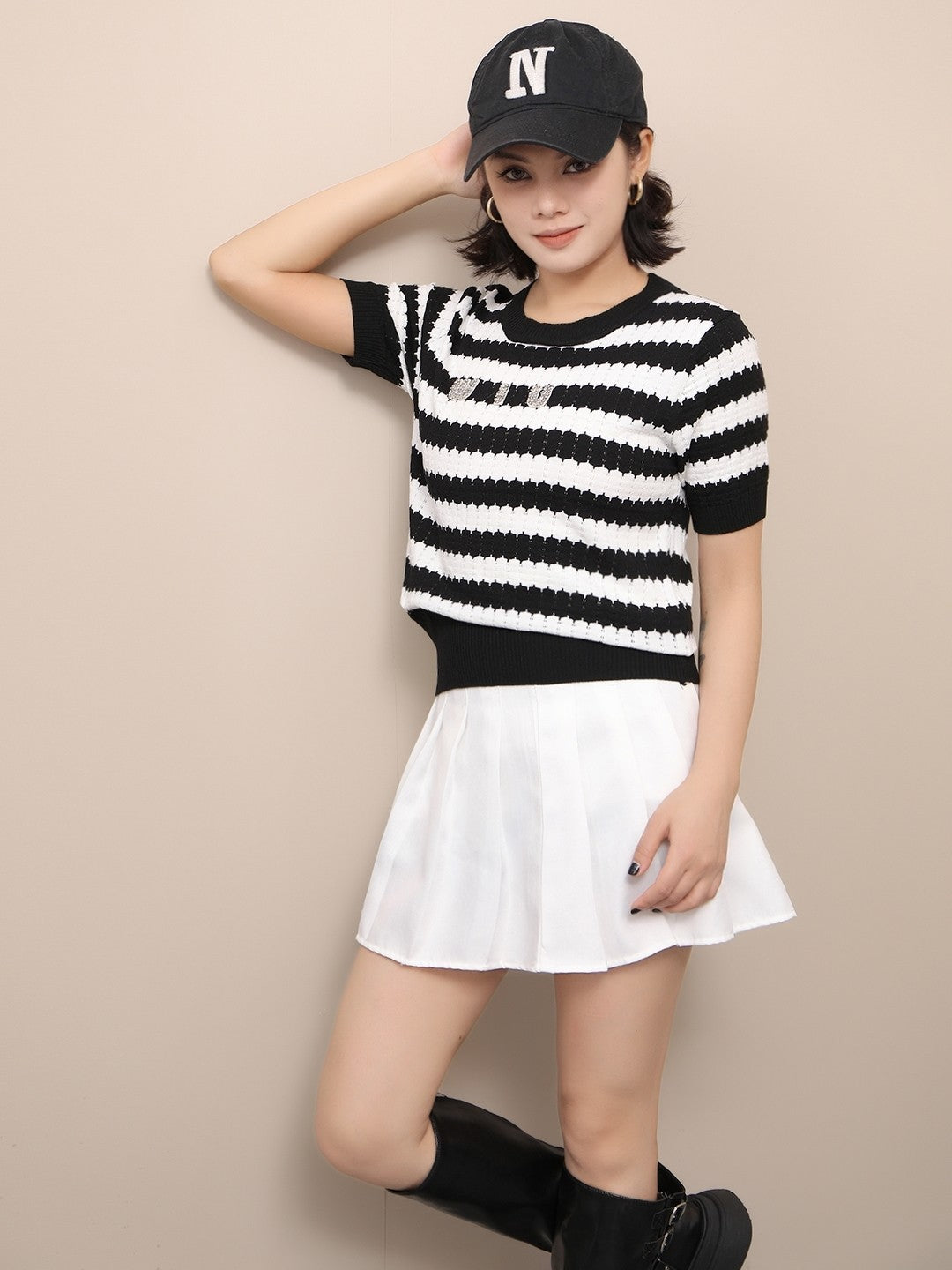 Black Round Neck Short Sleeves Horizontal Stripes Top