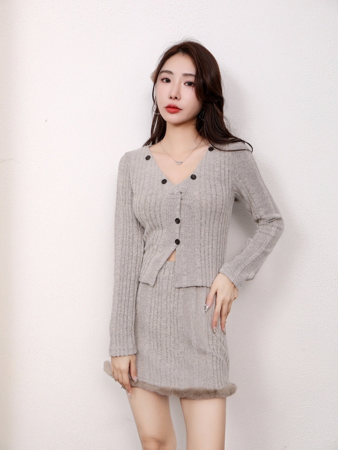 Grey V-Neck Long Sleeves Solid Top