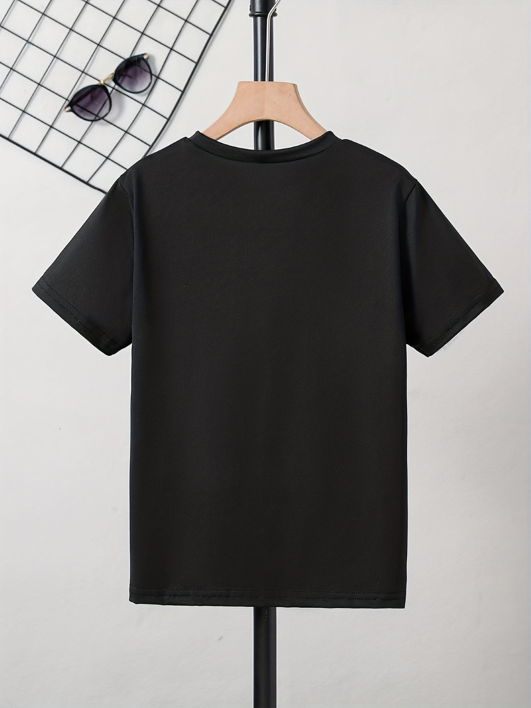 Black Round Neck Graphics Printed Short Sleeves Polyester T-Shirt