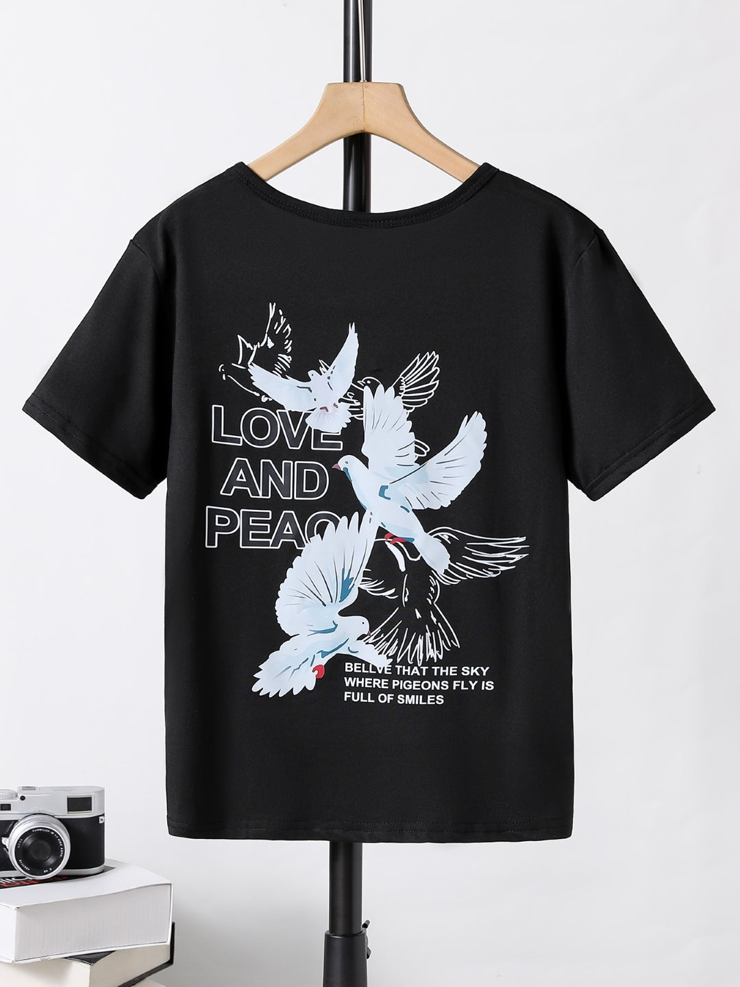 Black Round Neck Graphics Printed Short Sleeves Polyester T-Shirt