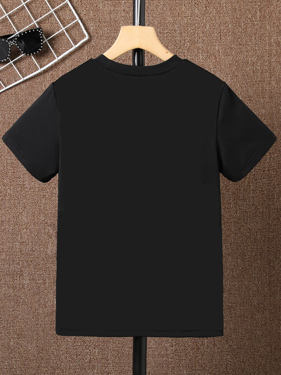 Black Round Neck Graphics Printed Short Sleeves Polyester T-Shirt