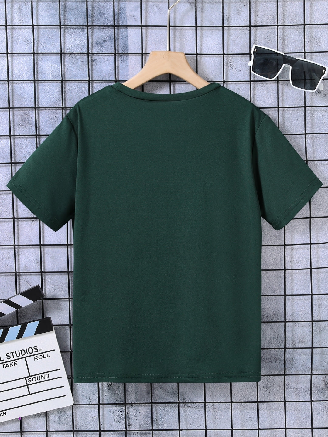 Green Round Neck Graphics Printed Short Sleeves Polyester T-Shirt