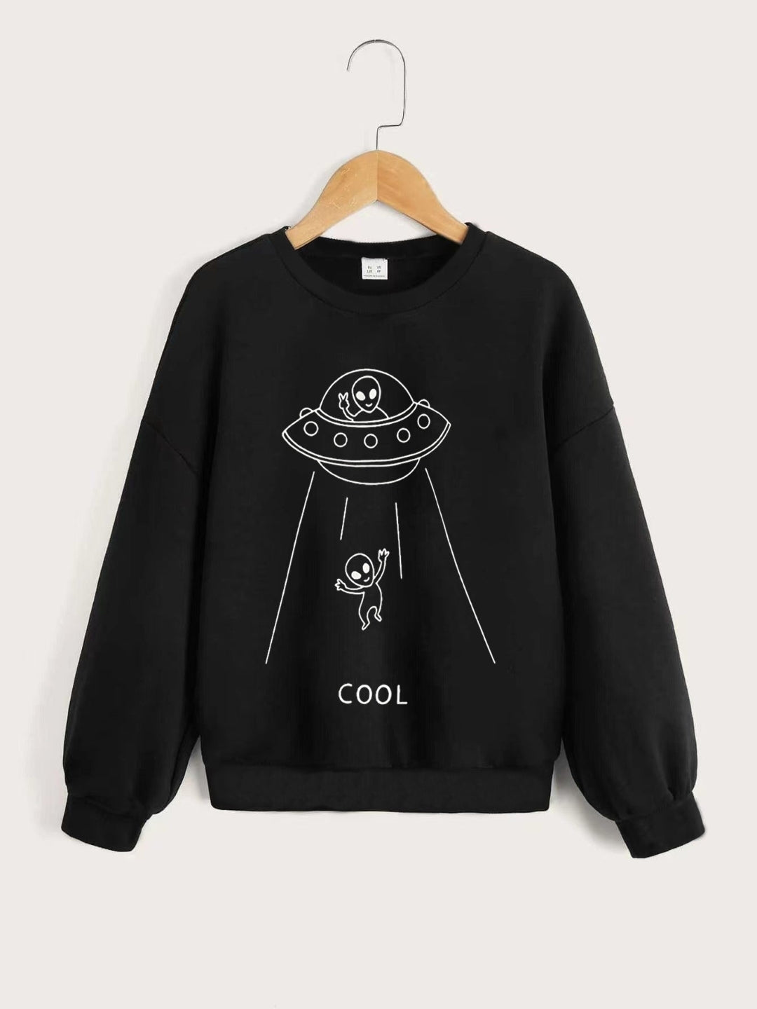 Black Round Neck Graphics Printed Long Sleeves Polyester Sweatshirt