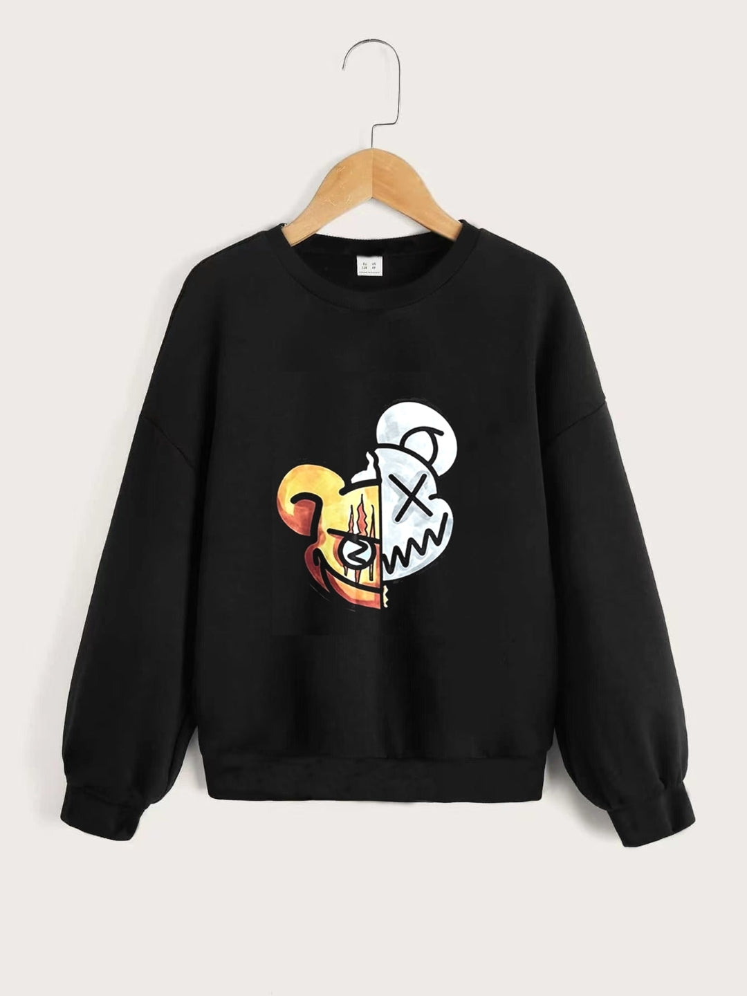 Black Round Neck Graphics Printed Long Sleeves Polyester Sweatshirt