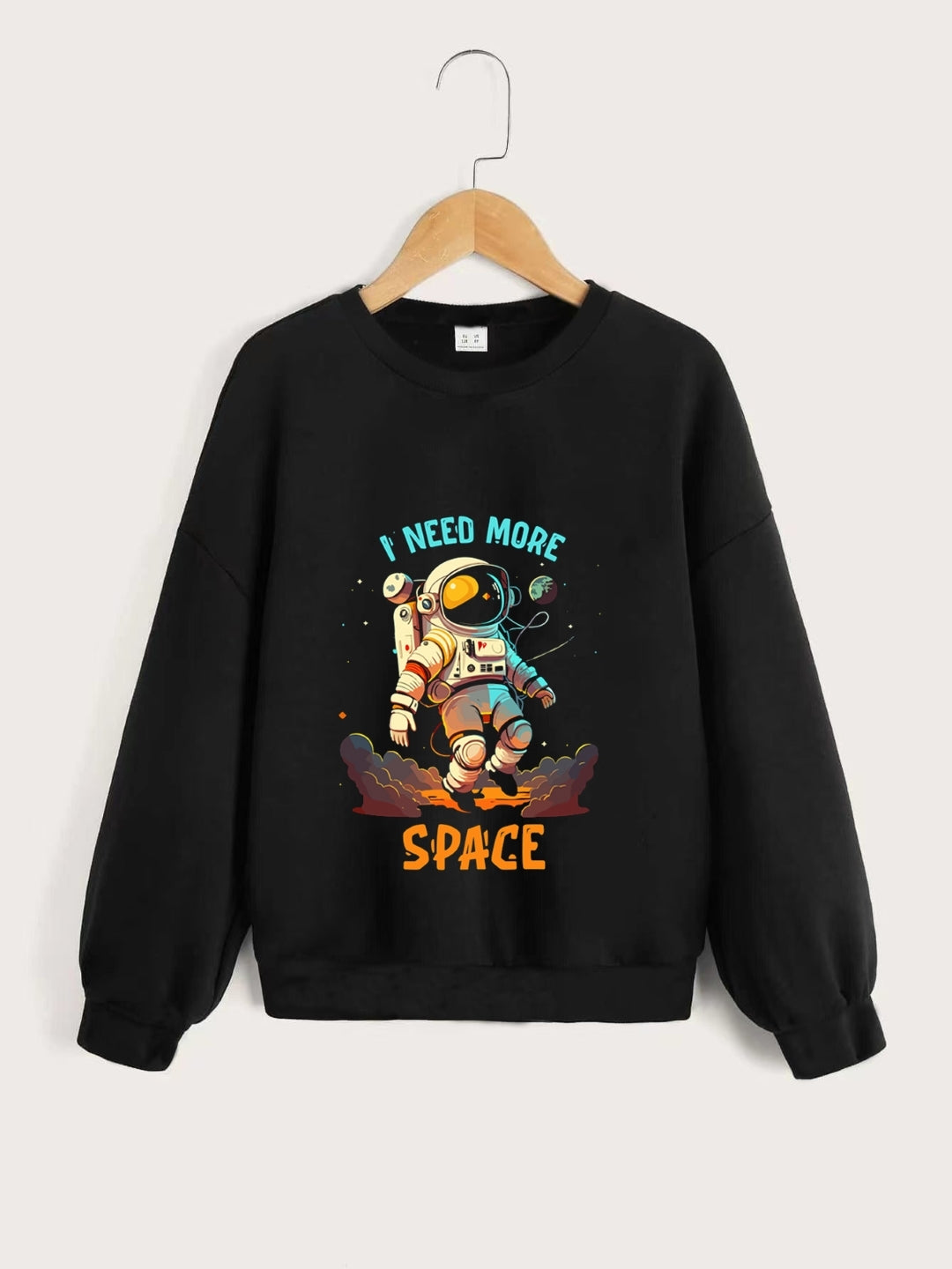 Black Round Neck Graphics Printed Long Sleeves Polyester Sweatshirt