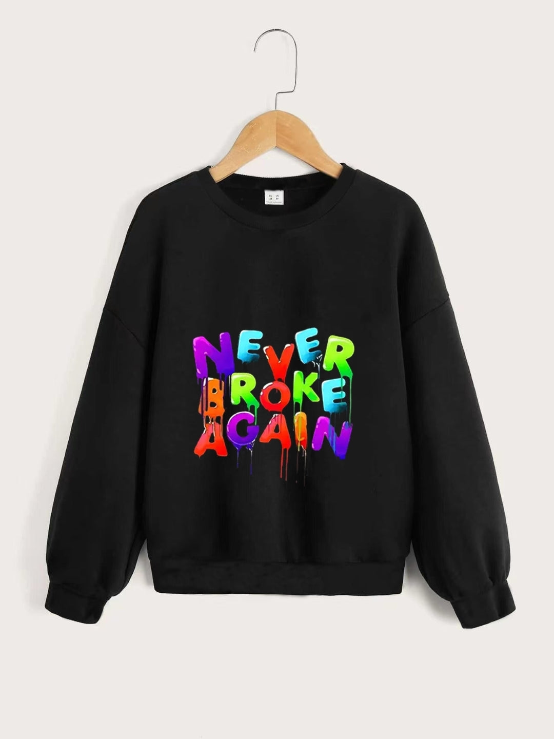 Black Round Neck Graphics Printed Long Sleeves Polyester Sweatshirt