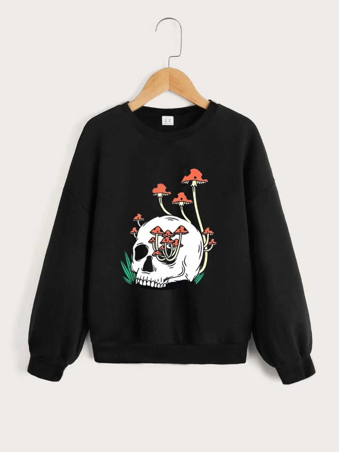 Black Round Neck Graphics Printed Long Sleeves Polyester Sweatshirt