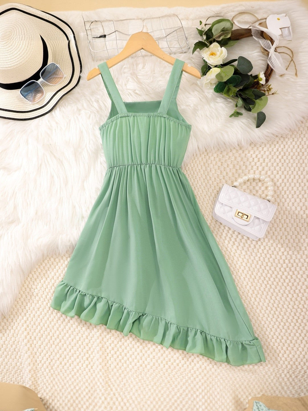 Green Round Neck Solid Sleeveless Knee Length Polyester Dress