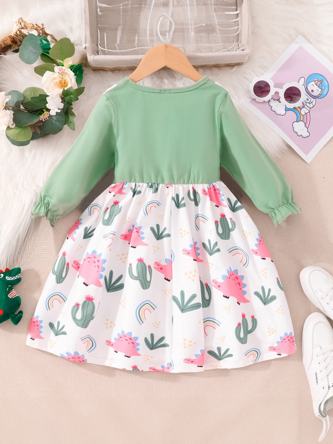 Green Round Neck Print Long Sleeves Knee Length Polyester Dress