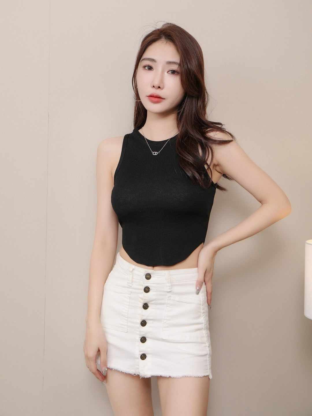 Black Round Neck Sleeveless Solid Top