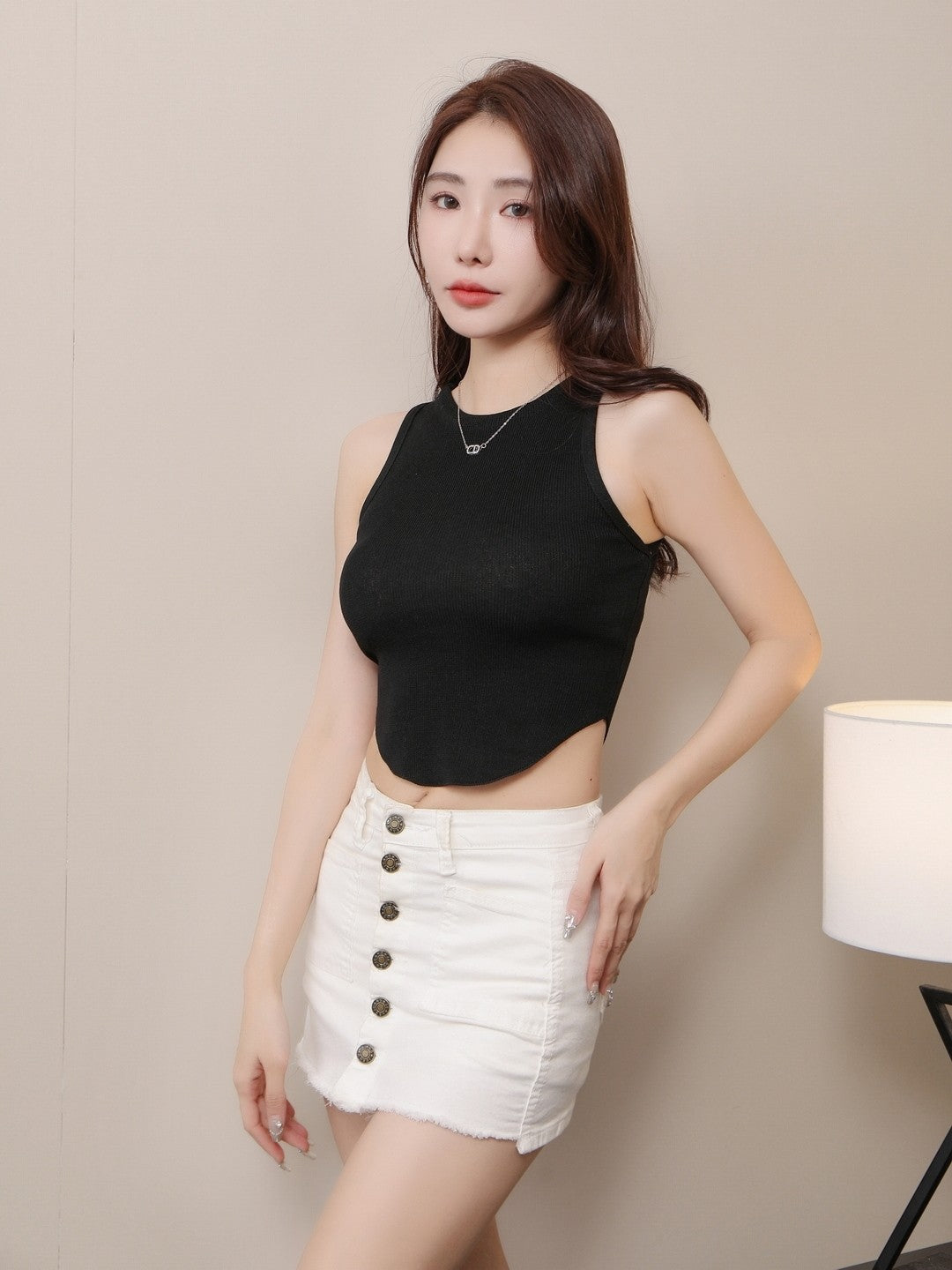 Black Round Neck Sleeveless Solid Top