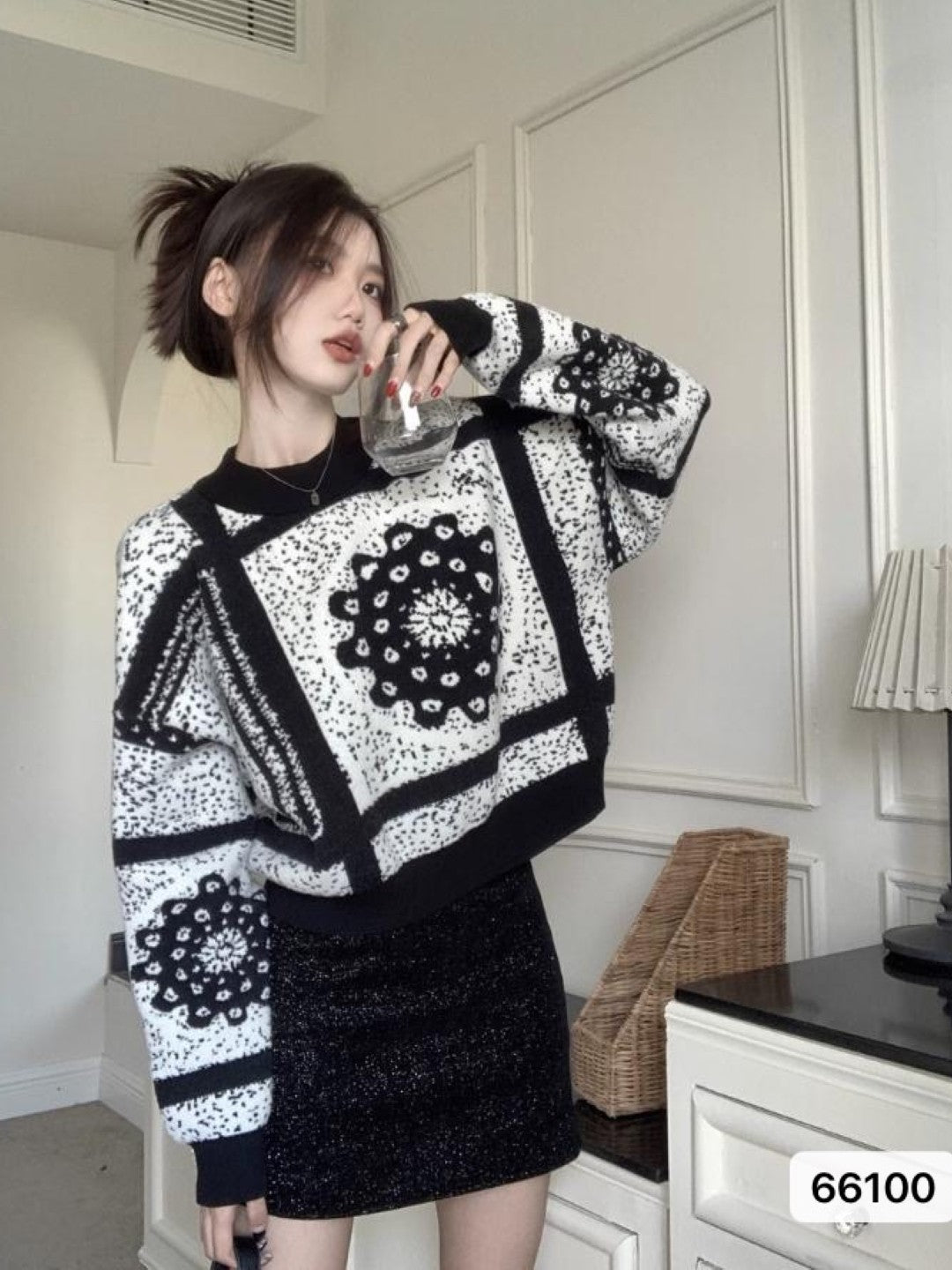 White Round Neck Long Sleeves Geometric Regular Sleeves Viscose Rayon Top