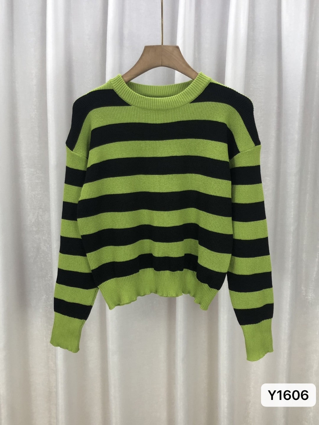 Green Round Neck Long Sleeves Horizontal Stripes Regular Sleeves Polyester Top