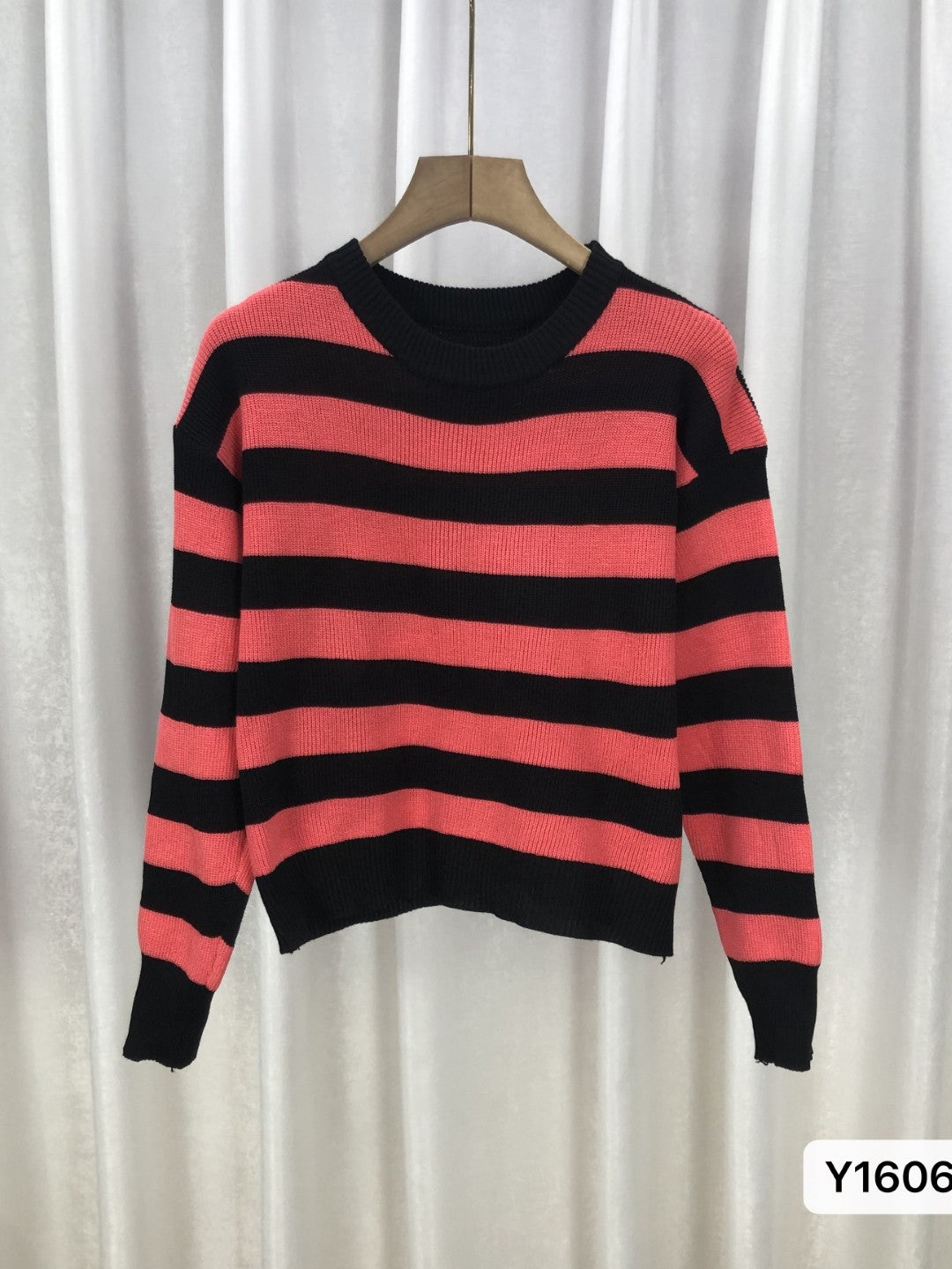 Red Round Neck Long Sleeves Horizontal Stripes Regular Sleeves Polyester Top