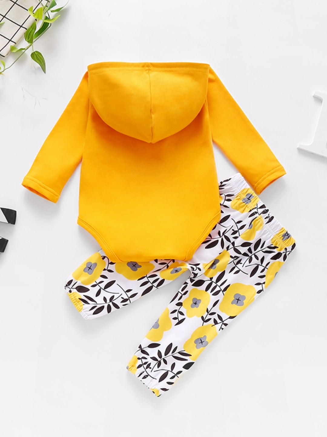 Yellow Hood Long Sleeves Polyester Printed Trousers Top Set