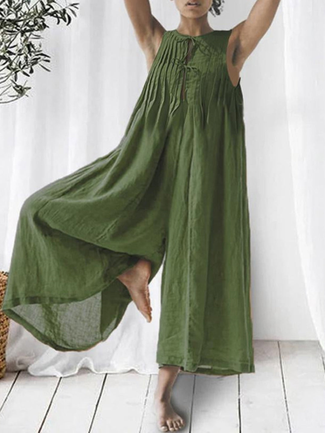 Green Round Neck Sleeveless Solid Cotton Jumpsuit