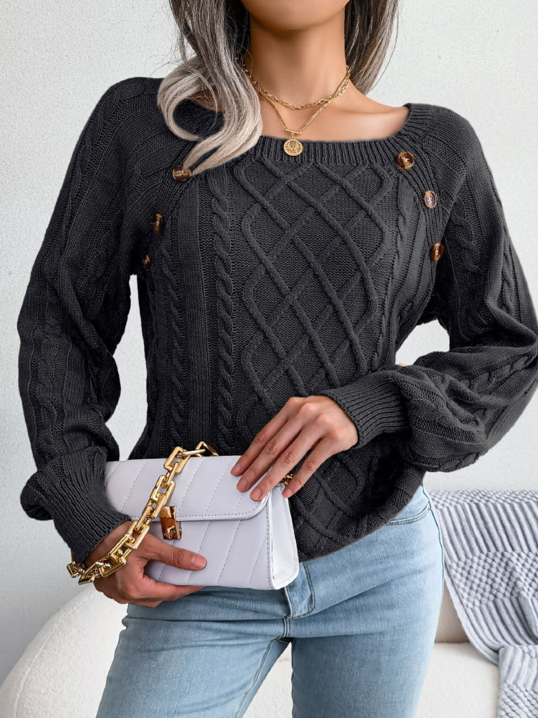 Black Round Neck Solid Long Sleeves Pullover Polyester Sweater