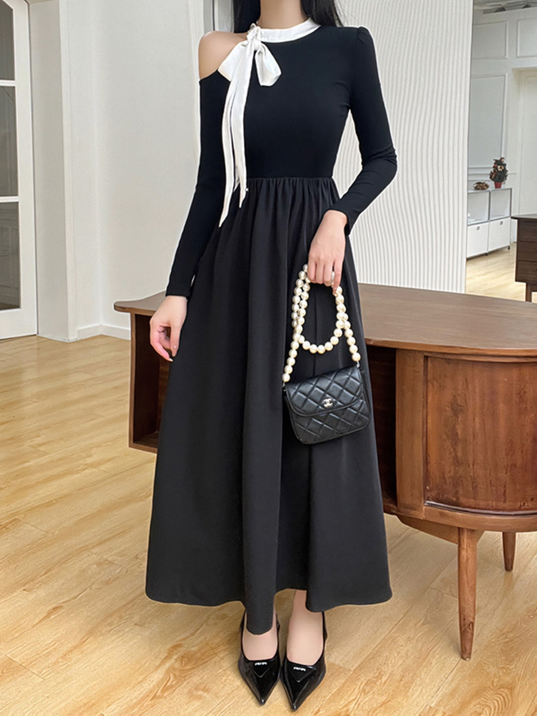 Black Round Neck Solid Long Sleeves Above Knee A-Line Polyester Dress