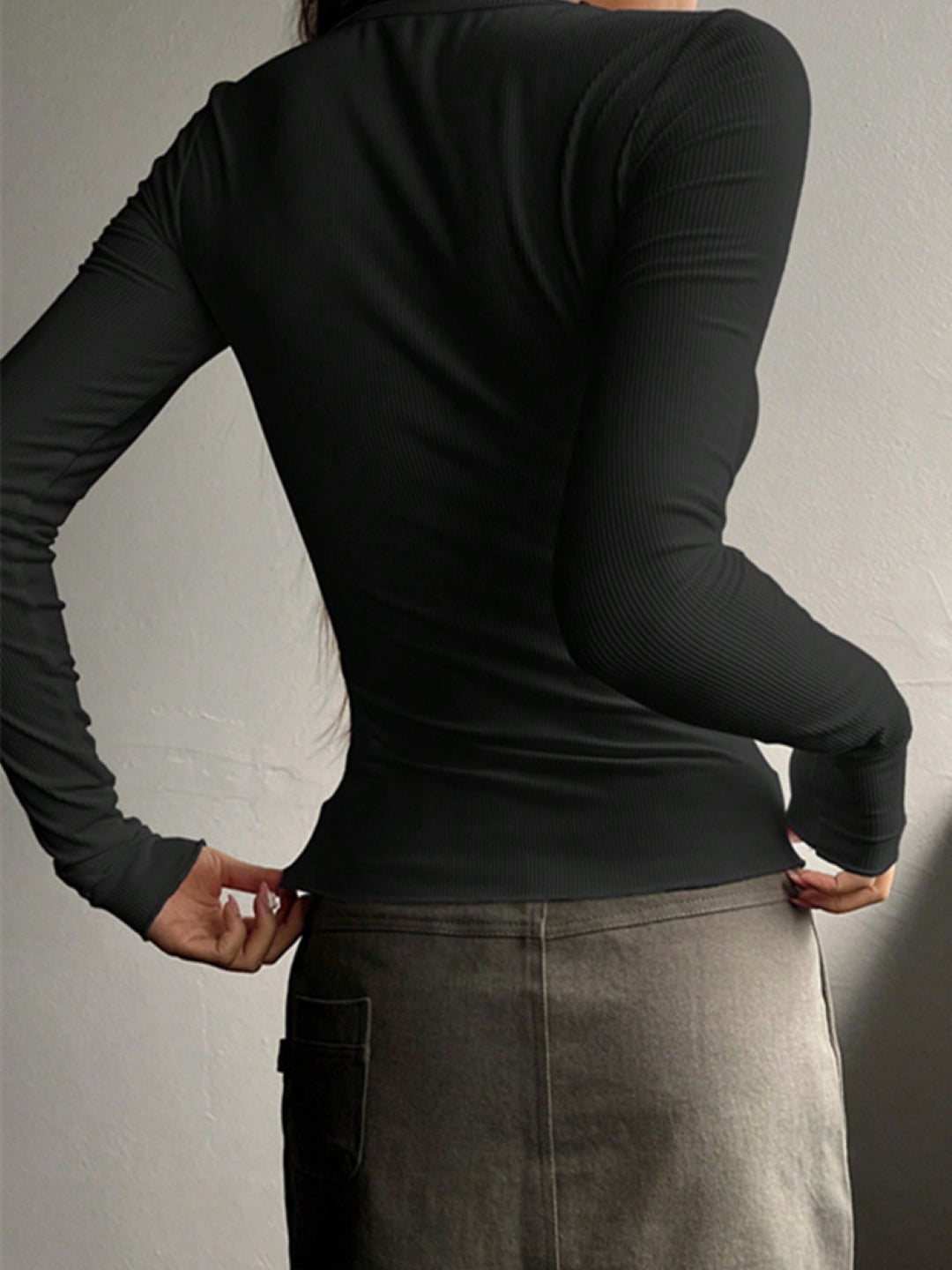 Black Round Neck Solid Long Sleeves Woven Polyester Tops