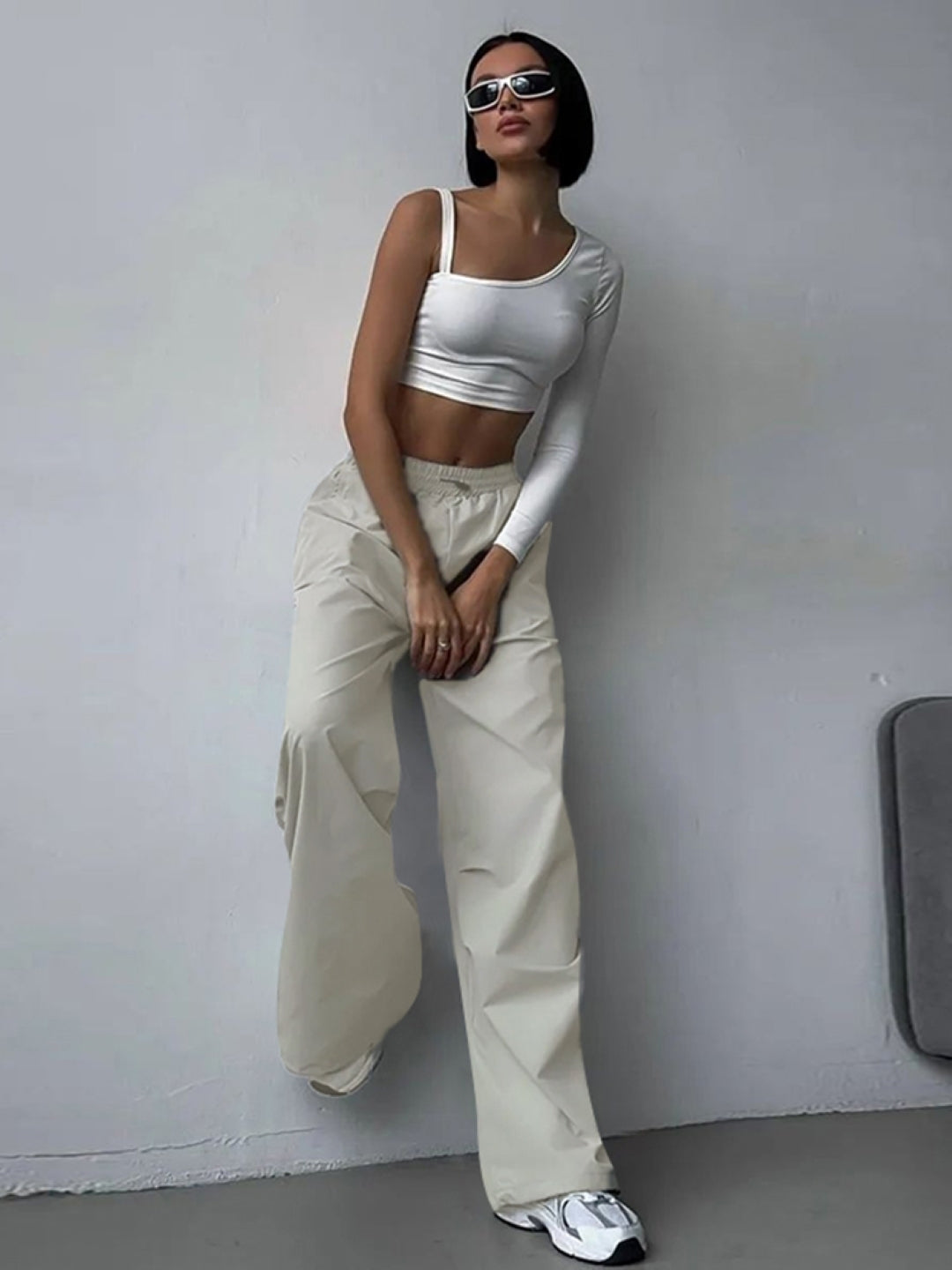 White Solid Loose Fit Slip-On Polyester Trouser