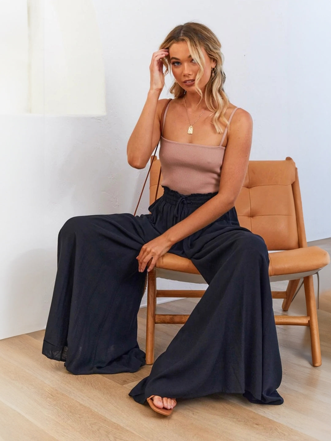 Black Solid Wide Leg Elasticated Slip-On Palazzo