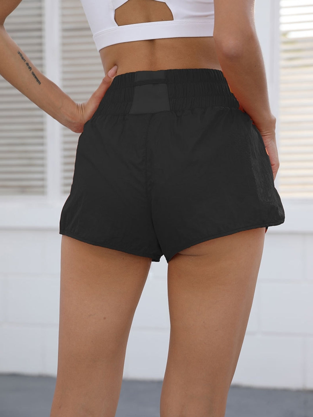 Black Solid Above Knee Casual Mid-Rise Regular Fit Polyester Shorts