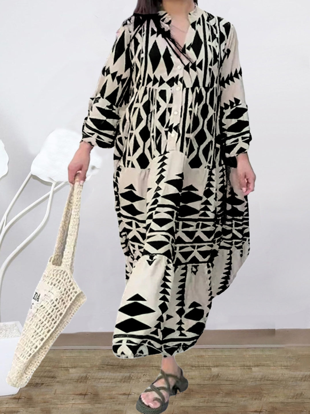 Black V-Neck A-Line Geometric Long Sleeves Maxi Polyester Dress