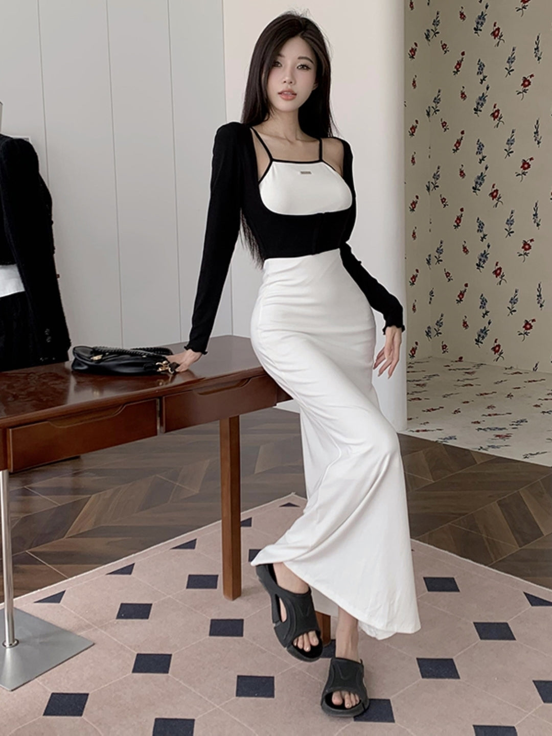 Black White Shoulder Straps Long Sleeves Clothing Set