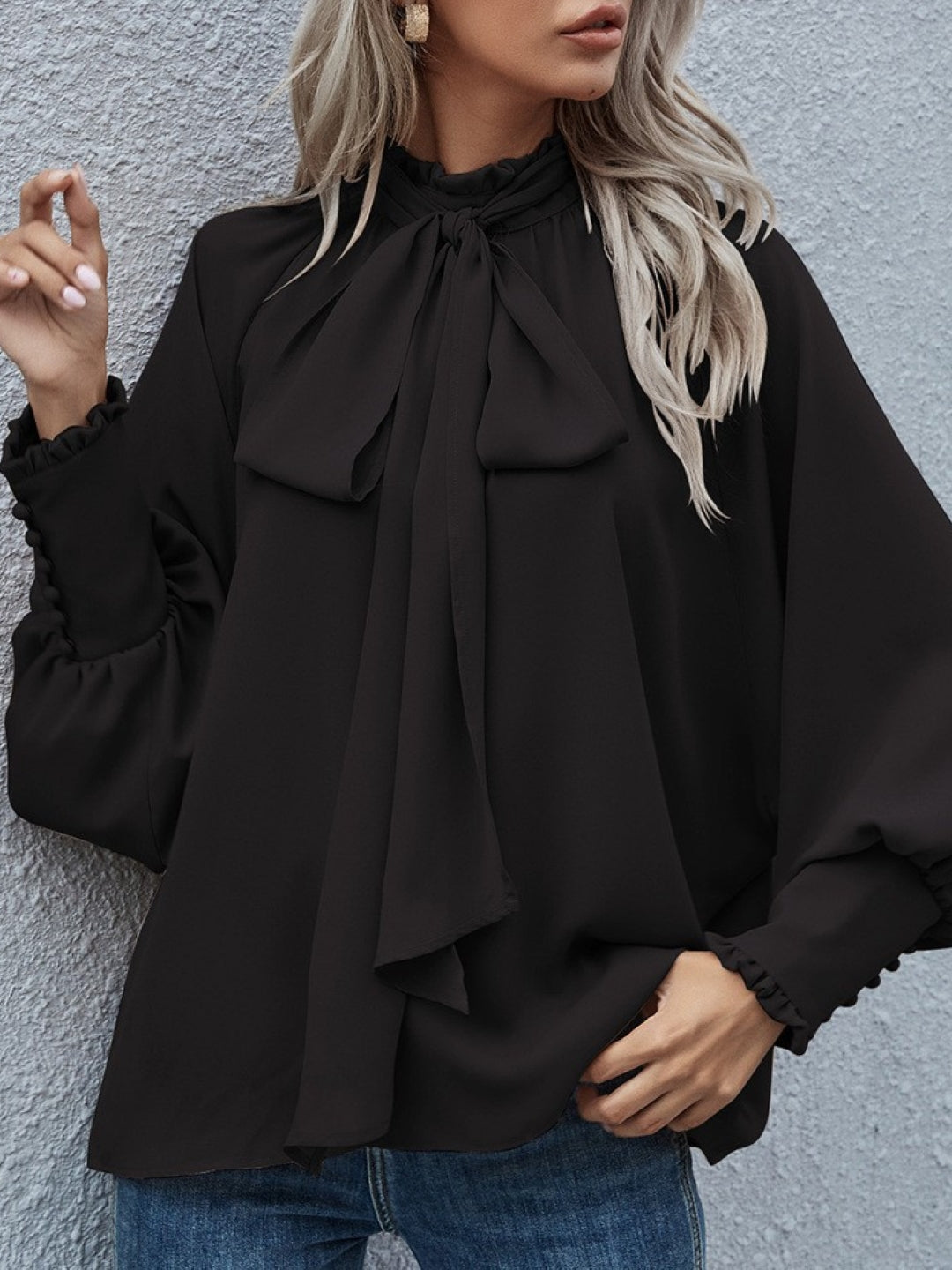 Black Round Neck Solid Long Sleeves Woven Polyester Tops