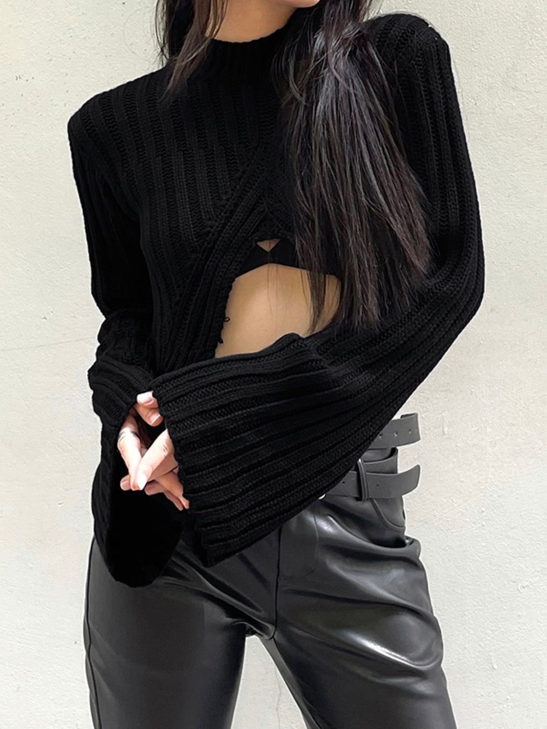 Black Round Neck Long Sleeves Solid Crop Pullover Nylon Sweater