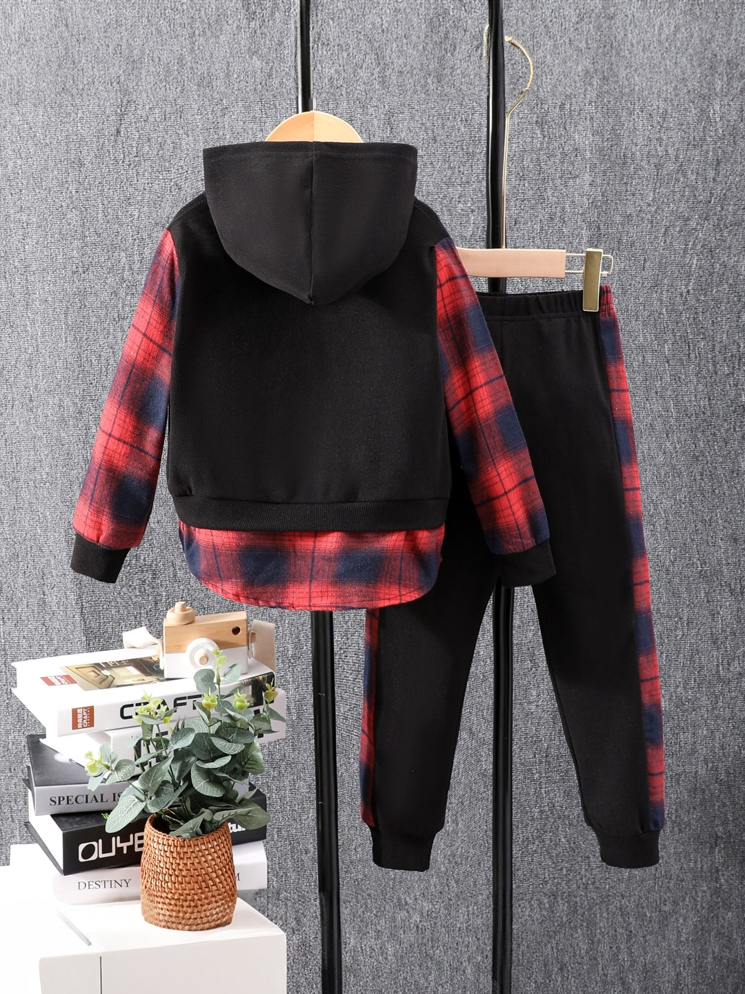 Black Hood Neck Printed Long Sleeves Polyester Hoodie & Trouser Set