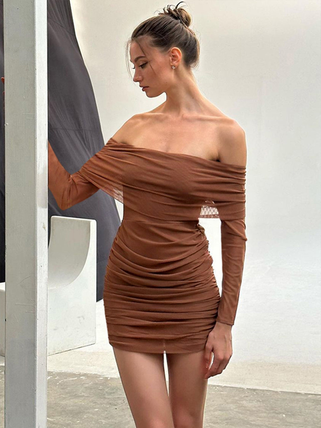 Brown Long Sleeves Pleated Dress