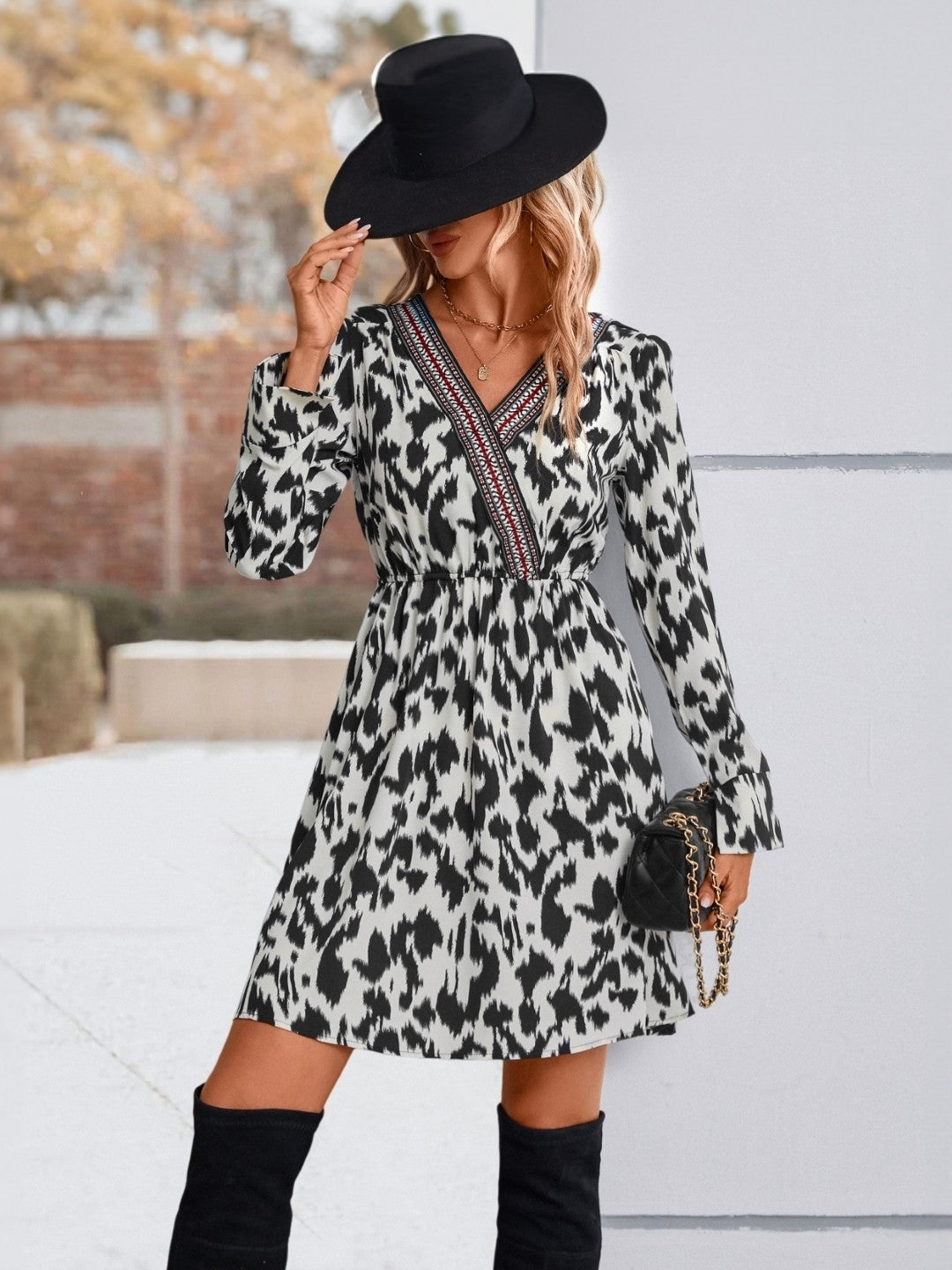 Black V-Neck Printed Long Sleeves Polyester Dress