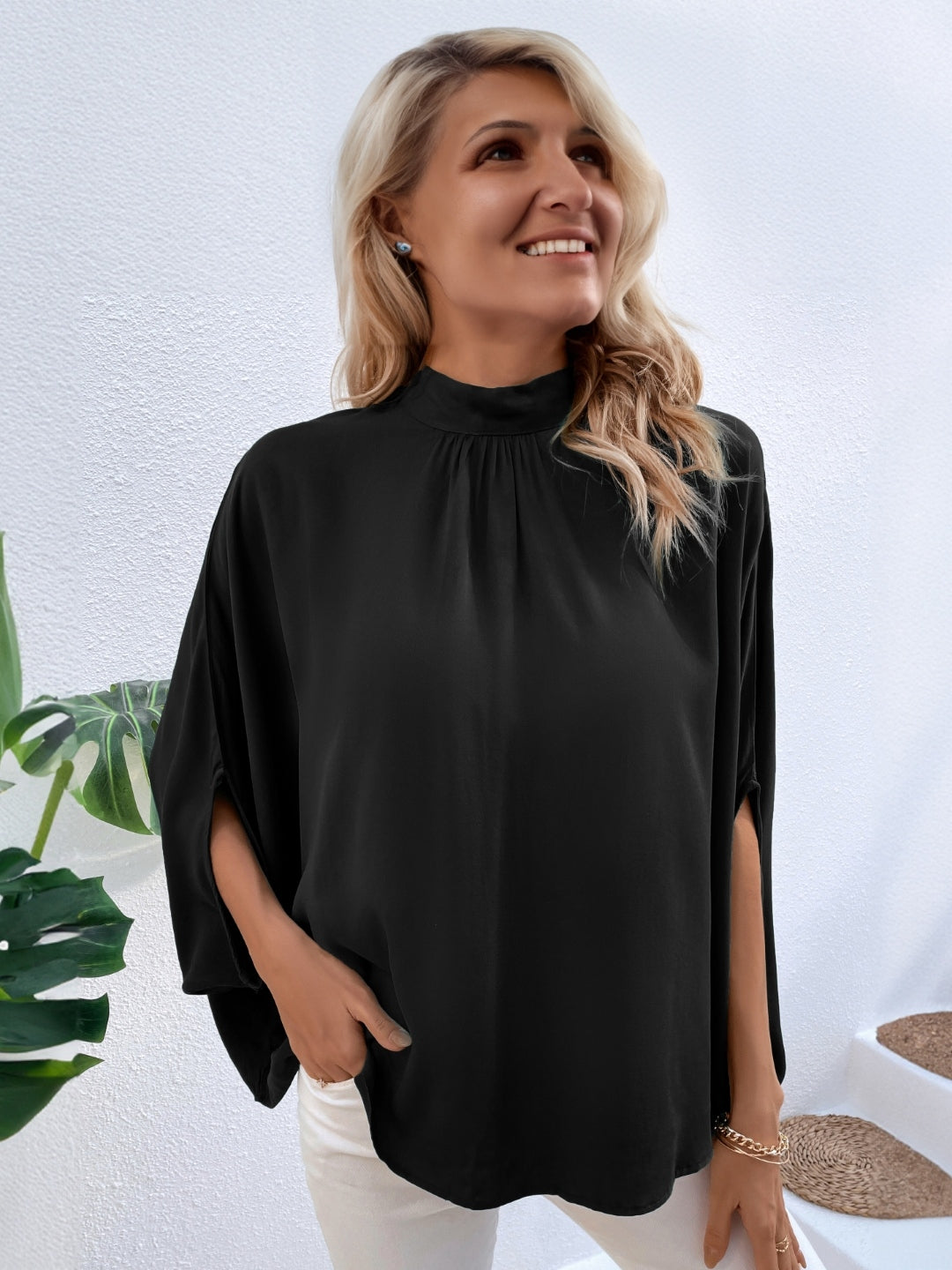 Black Round Neck Solid Short Sleeves Viscose Top